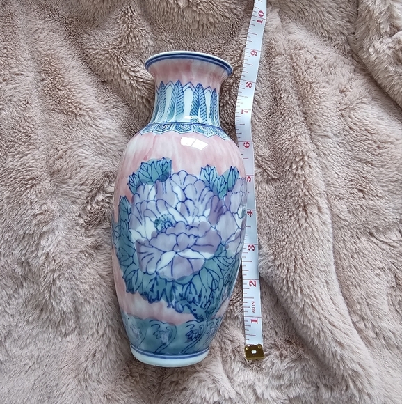 Floral hand painted ceramic vase small Chinese Chinoiserrie decor 8.5" Unique - Picture 6 of 7